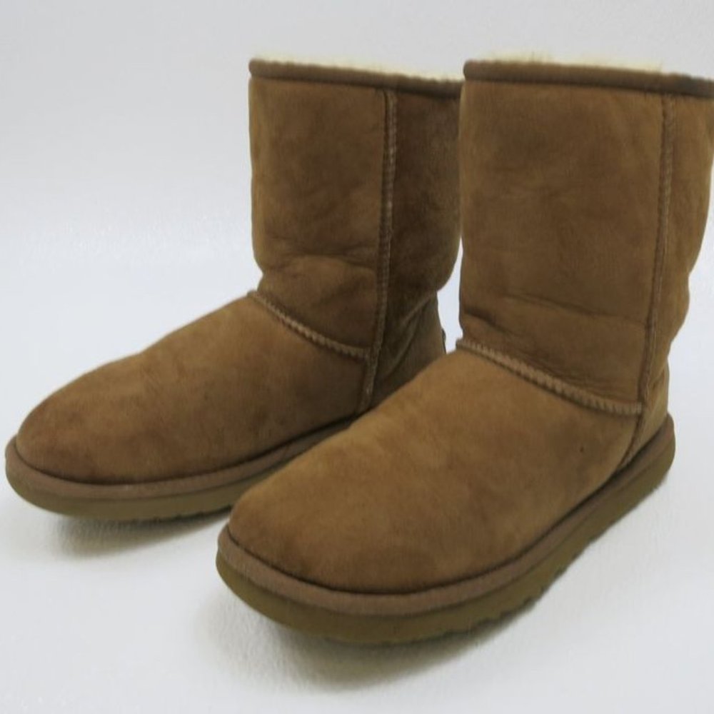 UGG Australia Classic Short Insulated Boots Shoes sz 6